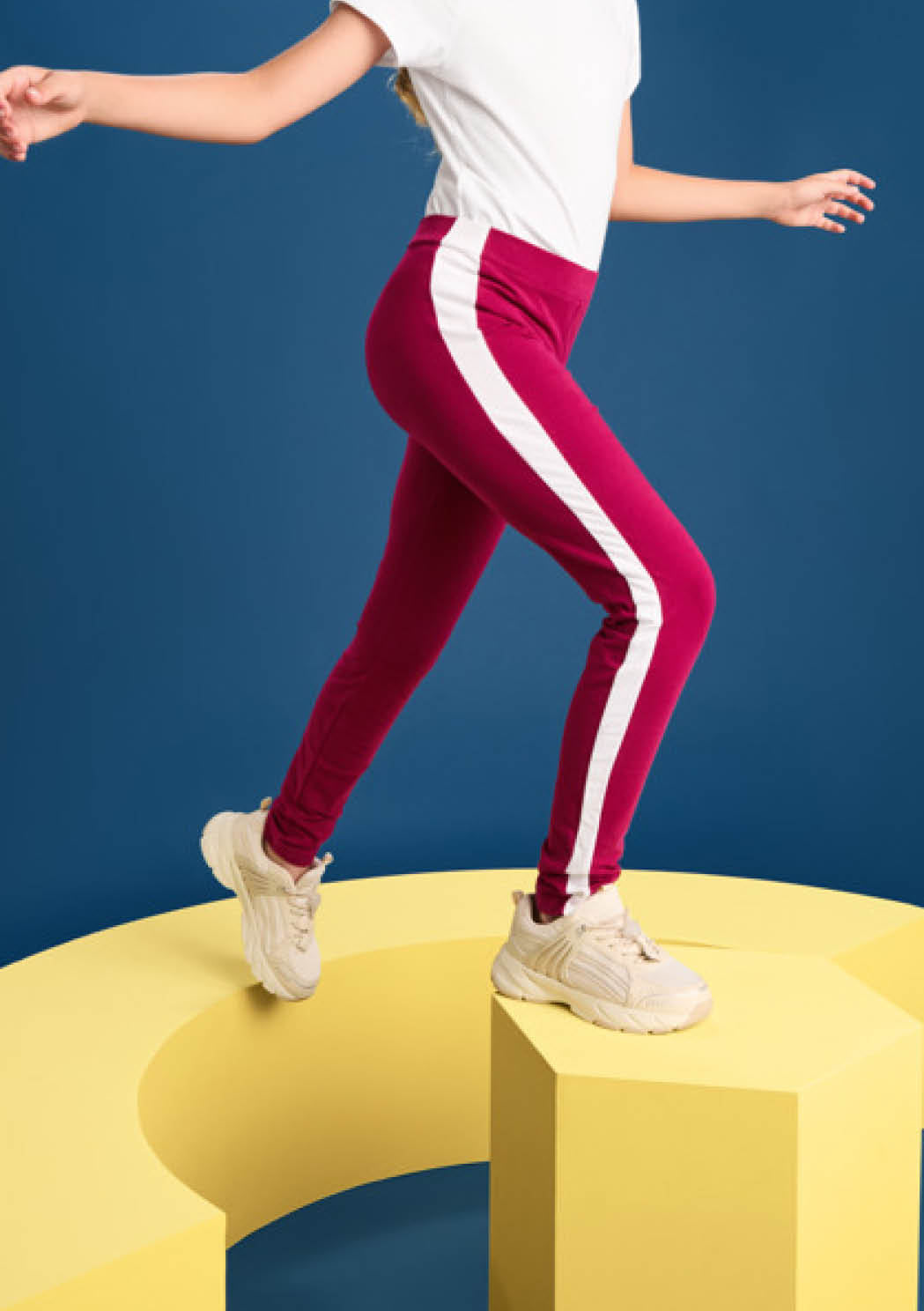 ZIOR Women's Long Leggings with Side Stripes